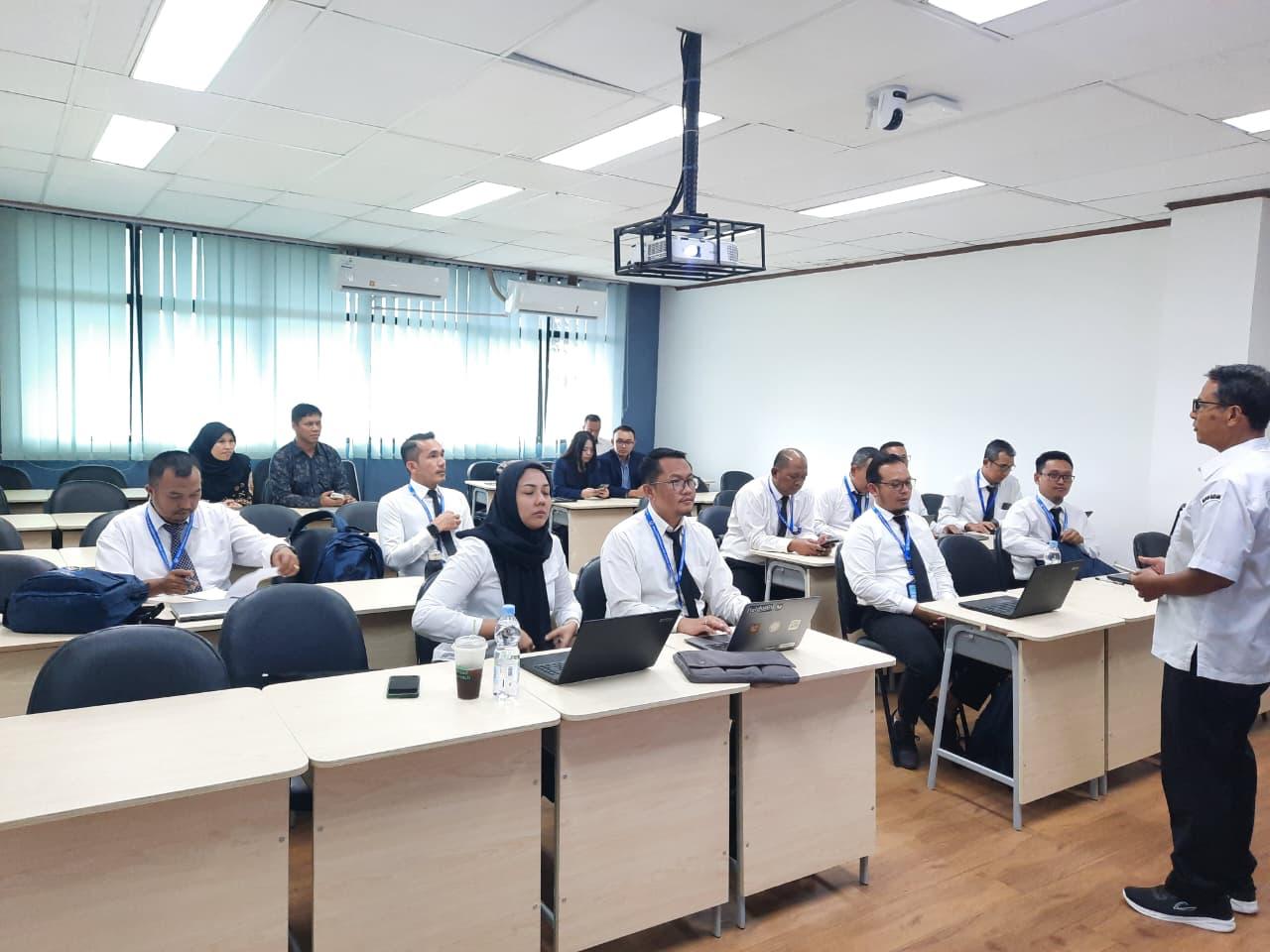 Kegiatan Locus Studi KKP di DPMI President University